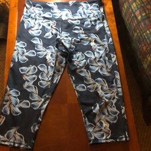 Champion floral cropped leggings size XXL